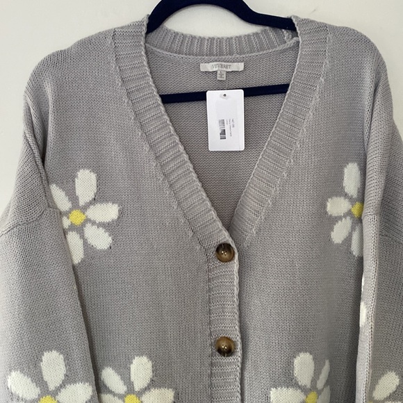 Daisy Cardigan - Picture 2 of 9